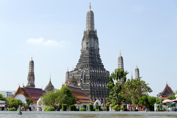 Fototapeta premium Temple complex Wat Arun in Bangkok, Thailand