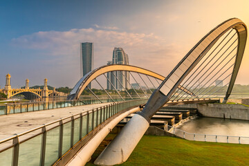 Putrajaya Sri Empangan's curve bridge