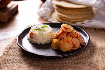 Papas a la mexicana. Easy homemade recipe, The term &ldquo;a la Mexicana&rdquo; is used widely in Mexican cuisine to refer to dishes made using the three basic ingredients that remind the country&rsquo;s flag.