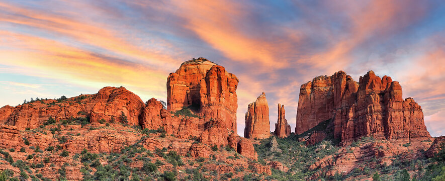 View of famous Cathedral Rock © Frédéric Prochasson