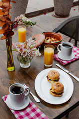 Desayuno al aire libre.