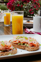 Desayuno al aire libre.