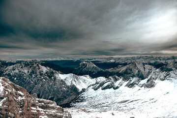 Fototapeta na wymiar Alpenpanorama von der Zugspitze