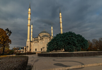 Fototapeta na wymiar Akhmat Kadyrov Heart of Chechnya Mosque. Sights of Grozny.