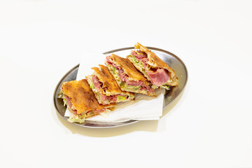 pastrami, insalata, affettato, manzo, cotto al vapore, pomodoro, cetriolini, senape, maionese, fatta in casa, pizza, pizza bianca, bianca, roma, tipico, italia, tradizionale, farcita, vapore, cotto, v