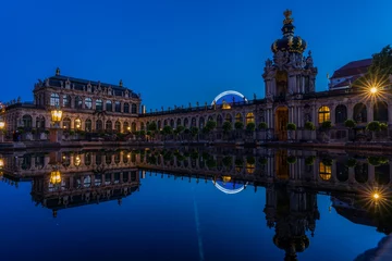 Deurstickers Reflection of the Dresden Zwinger in a fountain at the blue hour © Margitta