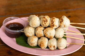 Thai pork meatballs with dipping sauce