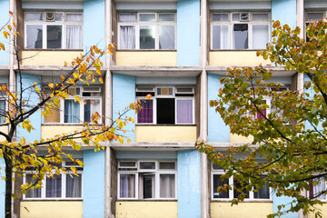 Fototapeta na wymiar Colorful facades of the suburbs of Lisbon