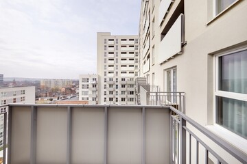 Balkon w nowym budownictwie - widok z balkonu - obrazy, fototapety, plakaty