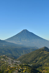 Fototapeta premium Volcán de Agua visto desde San Mateo Milpas Altas. Antigua Guatemala. Paisaje Guatemalteco.