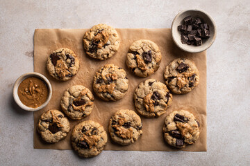 Cookies en gros plan fait maison au chocolat et beurre de cacahuète