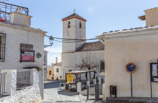 In den Gassen von Capileira, Sierra Nevada, Naturschutzgebiet in  Andalusien, Spanien
