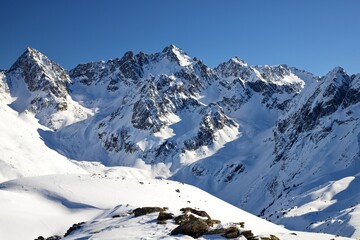 Fototapeta na wymiar Alpine peaks in Austria