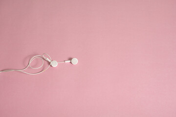 Manos libres en fondo rosado - Handsfree on pink background