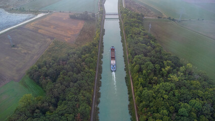 Barka na rzece w Niemczech © Marcin