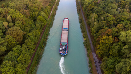 Barka na rzece w Niemczech © Marcin