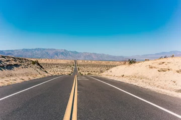 Fotobehang deser road in california © Dave Marzotto