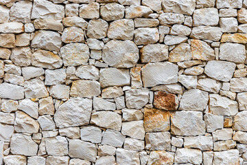 Mur en pierres naturelles