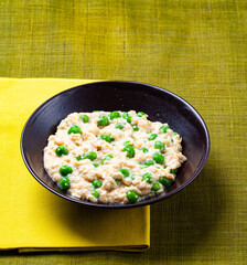 グリンピースと豆腐の味噌炒め