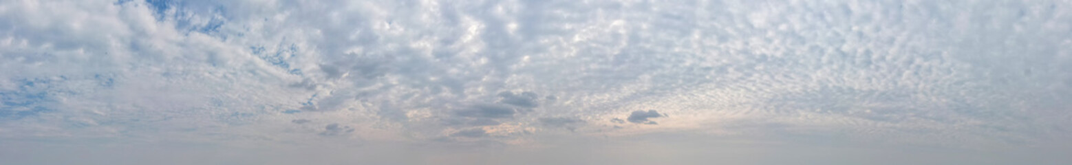 Fototapeta premium Paranomic of white cloudy, Sky for background
