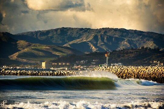 California Winter surf scene