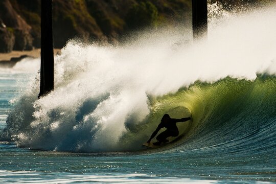 Early morning barrels of waves