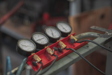 Manometer for setting carburetor, four vacuum gauges for precision setting of vintage carburetor...