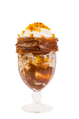 Taça com Chocolate Ouro Branco com borda recheada