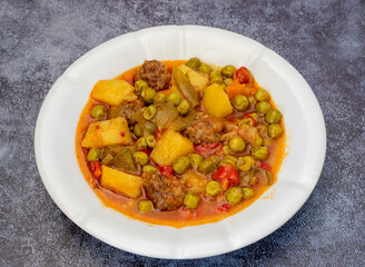 Turkish Food Meaty Green Pea Stew - Stewed Meat Etli Bezelye.