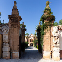 Bagheria, Palermo. Ingresso con sculture di mostri di Villa Palagonia.