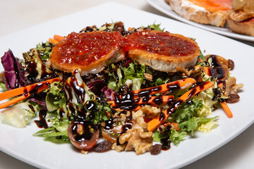 Grilled goat cheese salad