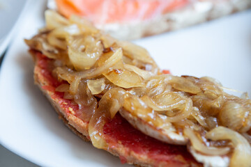 Toast with grilled goat cheese