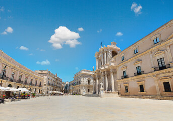Fototapeta premium The cathedral of Siracusa (Ortigia island at city of Syracuse, Sicily, Italy). UNESCO World Heritage Site. Beautiful travel photo of Sicily.