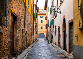 Fototapeta na wymiar Historic street in Florence, Italy