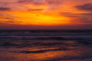Fototapeta na wymiar Sunset on the ocean, touchdown, Bali.