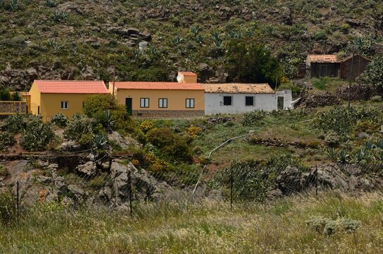 Casas en mitad del campo en Arure, La Gomera