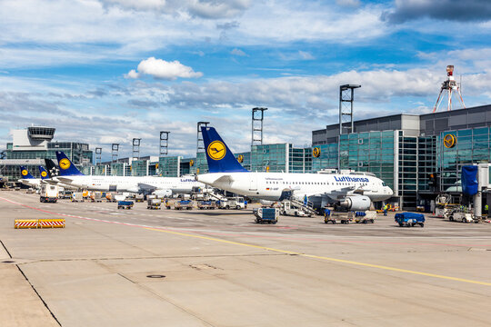 Terminal 1 with passenger airplanes in Frankfurt