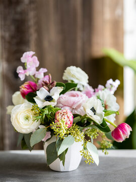 Fototapeta Bouquet of fresh spring flowers