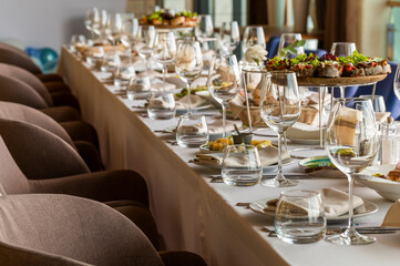 served table in a restaurant for receiving guests