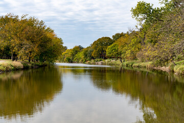 Fototapeta na wymiar Autumn Reflection in Paluxy River