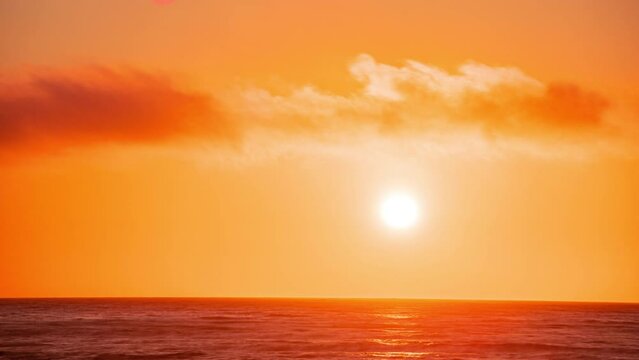 Timelapse - Beautiful sunset above the seain Hawaii
