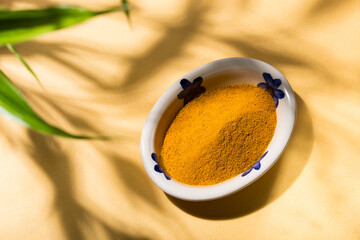 Spice up your life: turmeric in a delicious curry dish with natural shades