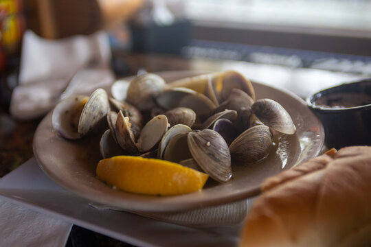Steamed Clams with lemon
