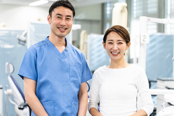 Fototapeta premium 患者と歯医者