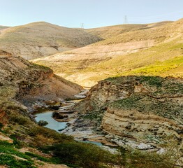 وادي الوالة وسد الوالة والهيدان والكهوف وحياة البدو - - الاردن
Wadi alwaleh, alheidan, caves mountain and badwan life- Jordan