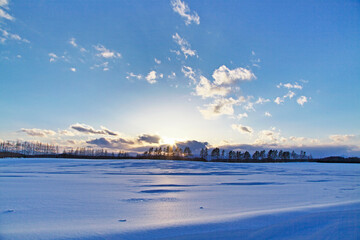 夕景の雪原（更別村）
