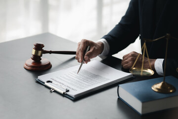 Attorneys or lawyers are advising clients in defamation cases, they are collecting evidence to bring charges against the parties for damages. The concept of defamation case counseling.