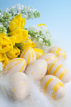 Spring flowers and eggs