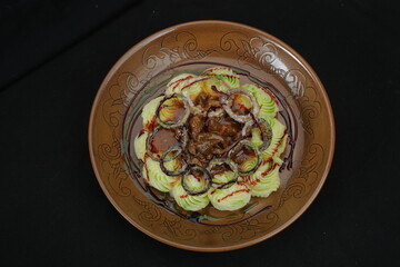 o'zbek va yevropa taomlari, milliy taomlar, baliq, kabob, go'sht, qovurilgan jo'ja, quymoq, guruch, sho'rva