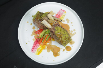 o'zbek va yevropa taomlari, restoranlar uchun, taomnoma, go'sht, baliq, souslar, tushlik, sho'rvalar